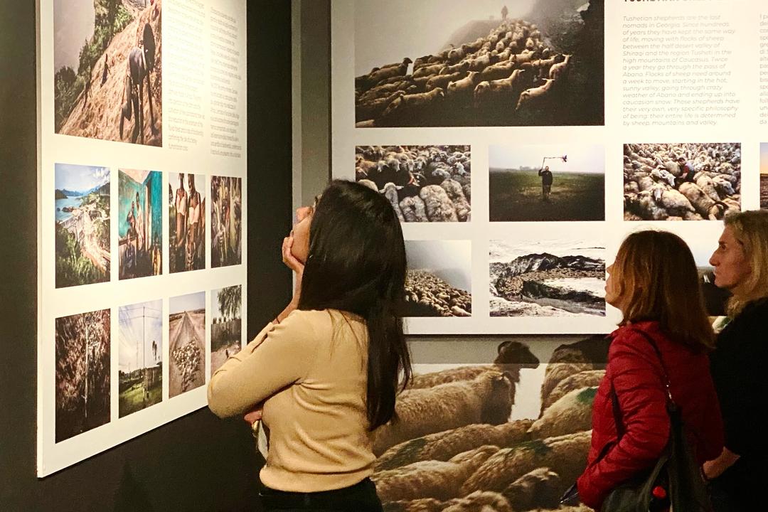 MOSTRA "PEOPLE SHARING ALL THE WORLD"